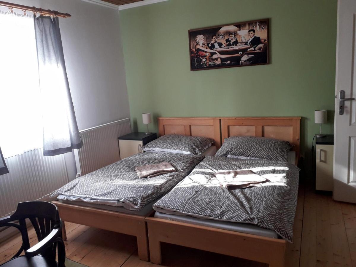Penzion Na Střelnici Poděbrady Exterior foto